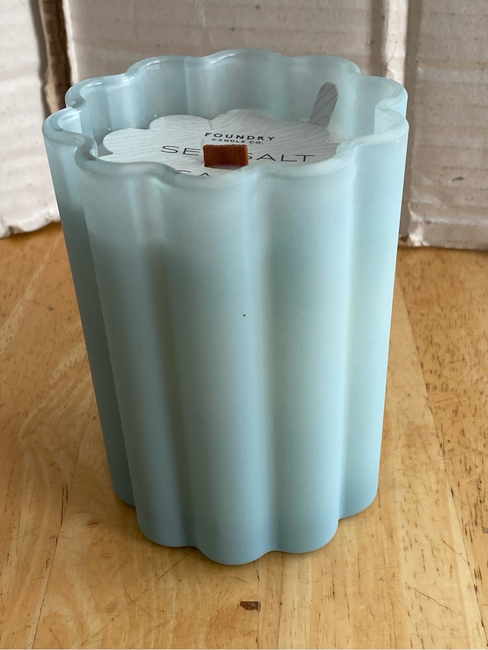 Foundry wooden wick Sea Salt + Eucalyptus Soy blend Candle 7.5 oz NWT in glass